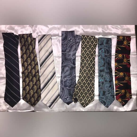 Big sale.  7 long ties for $40 you can't miss it.  a must buy usedgood condition - Picture 7 of 12
